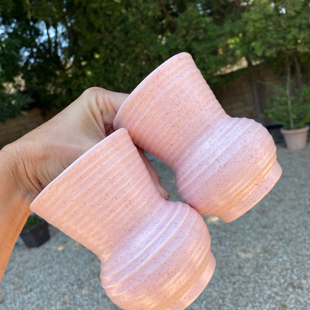 Pair of Midcentury Pink Speckled Vases 🌿E1 - Picture 6 of 12